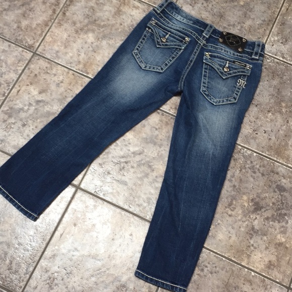 Miss Me Distressed Crop Capris - Picture 2 of 12